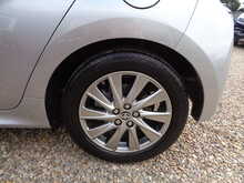 Toyota Yaris VVT-h Icon 