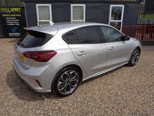 Ford Focus T EcoBoost MHEV ST-Line X Edition 