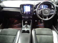 Volvo XC40 T3 R-Design 