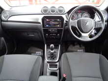 Suzuki Vitara Boosterjet MHEV SZ-T 