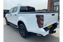 Isuzu D-Max 1.9 V-Cross Double Cab 4x4 Pick Up - Thumb 1