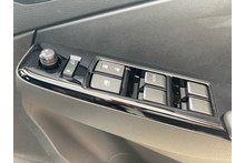 Isuzu D-Max 1.9 V-Cross Double Cab 4x4 Pick Up - Thumb 12