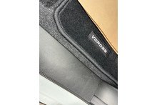 Isuzu D-Max 1.9 V-Cross Double Cab 4x4 Pick Up - Thumb 23