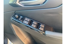 Isuzu D-Max 1.9 V-Cross Double Cab 4x4 Pick Up - Thumb 6