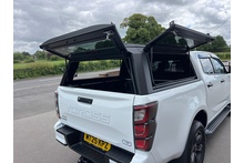 Isuzu D-Max 1.9 V-Cross Double Cab 4x4 Pick Up - Thumb 2