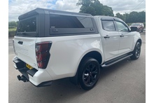 Isuzu D-Max 1.9 V-Cross Double Cab 4x4 Pick Up - Thumb 3