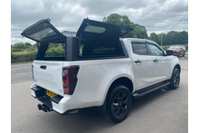 Isuzu D-Max 1.9 V-Cross Double Cab 4x4 Pick Up - Thumb 8