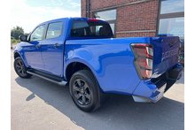 Isuzu D-Max 1.9 V-Cross Double Cab 4x4 Pick Up - Thumb 2