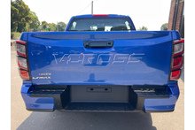 Isuzu D-Max 1.9 V-Cross Double Cab 4x4 Pick Up - Thumb 3