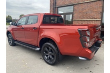 Isuzu D-Max 1.9 V-Cross Double Cab 4x4 Pick Up - Thumb 1