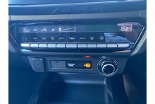 Isuzu D-Max 1.9 V-Cross Double Cab 4x4 Pick Up - Thumb 16