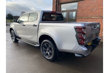 Isuzu D-Max 1.9 V-Cross Double Cab 4x4 Pick Up - Thumb 1
