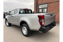 Isuzu D-Max 1.9 Utility Extended Cab 4x4 Pick Up - Thumb 3