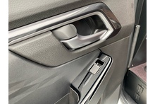 Isuzu D-Max 1.9 V-Cross Commercial - Thumb 16