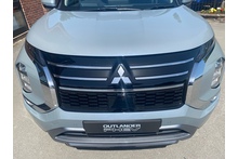 Mitsubishi Outlander 2.4 Phev Nativa 7 seat - Thumb 4