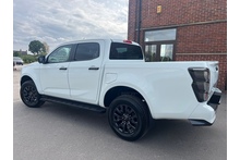 Isuzu D-Max 2.2 V-Cross Commercial Double Cab 4x4 Pick Up - Thumb 1