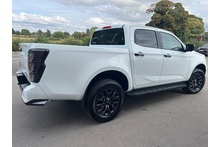 Isuzu D-Max 2.2 V-Cross Commercial Double Cab 4x4 Pick Up - Thumb 4