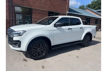Isuzu D-Max 2.2 V-Cross Commercial Double Cab 4x4 Pick Up - Thumb 2