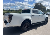Isuzu D-Max 2.2 V-Cross Commercial Double Cab 4x4 Pick Up - Thumb 3