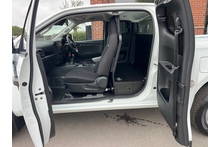 Isuzu D-Max 2.2 Extended Cab Utility Commercial 4x4 Pick Up - Thumb 2