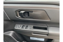 Mitsubishi L200 2.4 Di-D Barbarian Commercial 4x4 Pick Up - Thumb 9