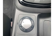 Isuzu D-Max 1.9 TD Blade 1.9 4dr Pickup Automatic Diesel - Thumb 14