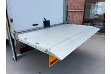 Isuzu Forward 5.2 N75.190 L Box Van Tail Lift - Thumb 3