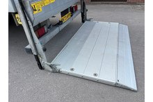 Isuzu Forward 5.2 N75.190 L Box Van Tail Lift - Thumb 9