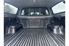 Toyota Hilux 2.8 D-4D Invincible X - Thumb 5