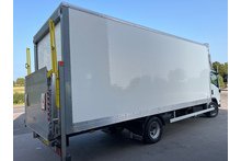 Isuzu Forward 5.2 N75.190 L Box Van Tail Lift - Thumb 3