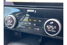 Land Rover Discovery 3.0 D300 MHEV HSE COMMERCIAL - Thumb 18