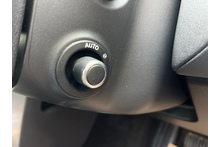 Land Rover Discovery 3.0 D300 MHEV HSE COMMERCIAL - Thumb 30