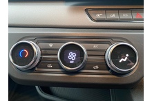 Renault Master 2.0 LL35dci 150 Advance Low Loader Luton - Thumb 10