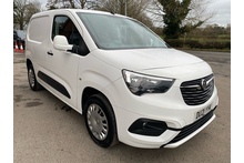 Vauxhall Combo 1.5 Turbo D 2300 Sportive 3 seat - Thumb 0