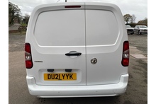 Vauxhall Combo 1.5 Turbo D 2300 Sportive 3 seat - Thumb 2