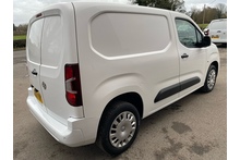 Vauxhall Combo 1.5 Turbo D 2300 Sportive 3 seat - Thumb 3