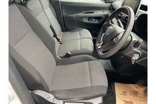 Vauxhall Combo 1.5 Turbo D 2300 Sportive 3 seat - Thumb 8