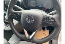 Vauxhall Combo 1.5 Turbo D 2300 Sportive 3 seat - Thumb 11