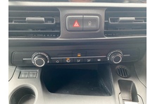 Vauxhall Combo 1.5 Turbo D 2300 Sportive 3 seat - Thumb 12