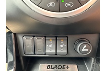 Isuzu D-Max 1.9 Blade+ Double Cab 4x4 Pick Up - Thumb 16