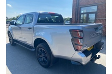 Isuzu D-Max 1.9 TD V-Cross - Thumb 1