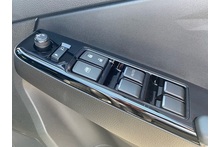 Isuzu D-Max 1.9 TD V-Cross - Thumb 8