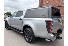 Isuzu D-Max 1.9 V-Cross Commercial Double Cab 4x4 Pick Up - Thumb 1