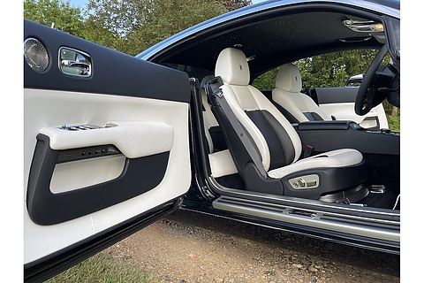 6.6 V12 Black Badge Coupe 2dr Petrol Auto Euro 6 (624 bhp)