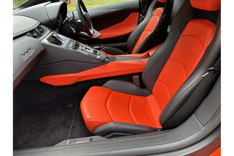 6.5 V12 LP 700-4 Coupe 2dr Petrol ISR 4WD Euro 5 (700 bhp)