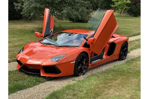 6.5 V12 LP 700-4 Coupe 2dr Petrol ISR 4WD Euro 5 (700 bhp)