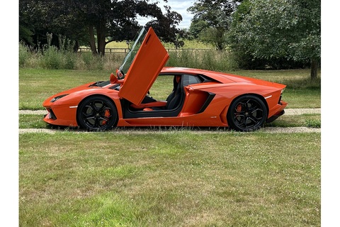 6.5 V12 LP 700-4 Coupe 2dr Petrol ISR 4WD Euro 5 (700 bhp)