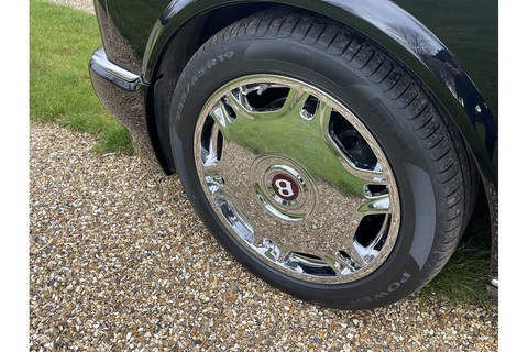 6.8 RL Saloon 4dr Petrol Automatic (465 g/km, 450 bhp)