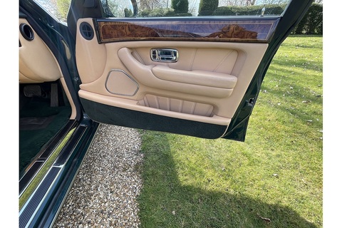 5.4 Saloon 4dr Petrol Automatic (405 g/km, 322 bhp)