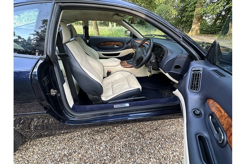 5.9 Vantage Coupe 2dr Petrol Automatic (460 g/km, 420 bhp)